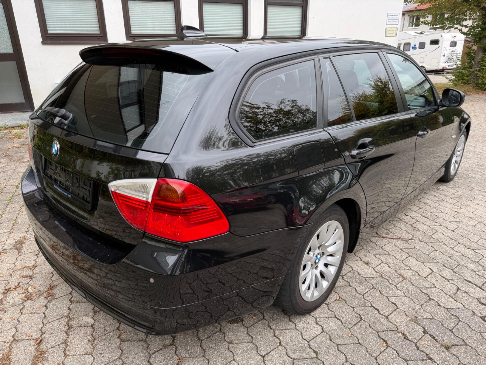 BMW 318 2007 — photo 7
