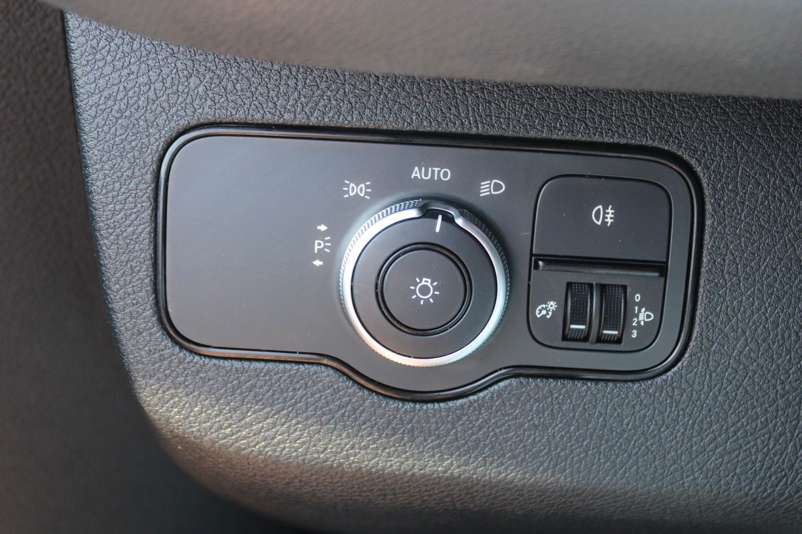Fahrzeugabbildung Mercedes-Benz Sprinter 314 Kasten L2 H2 AHK Kamera Kunstleder
