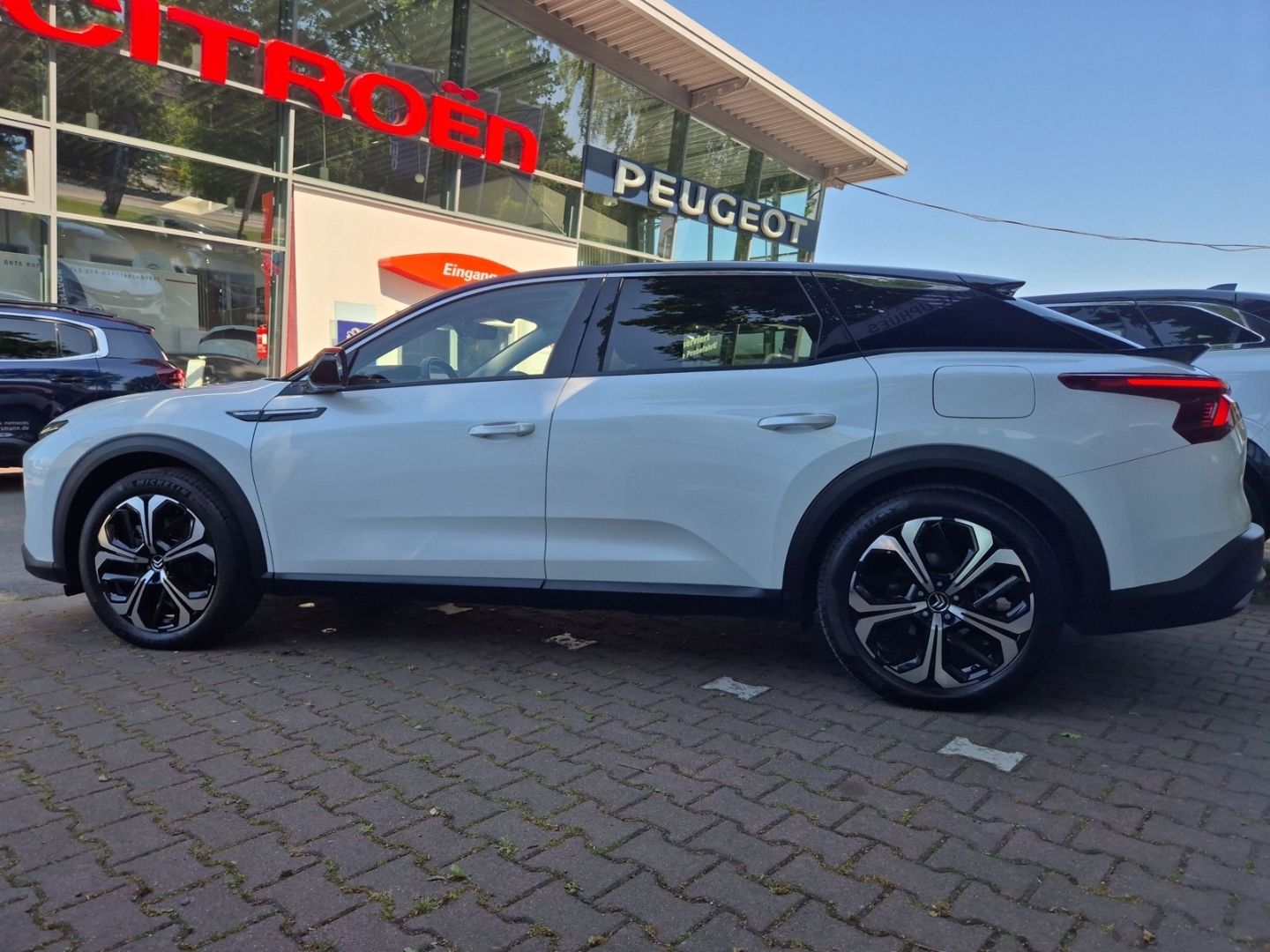 Fahrzeugabbildung Citroën C5X 1.6 Plug-In Shine Pack Hybrid 225 e-EAT8