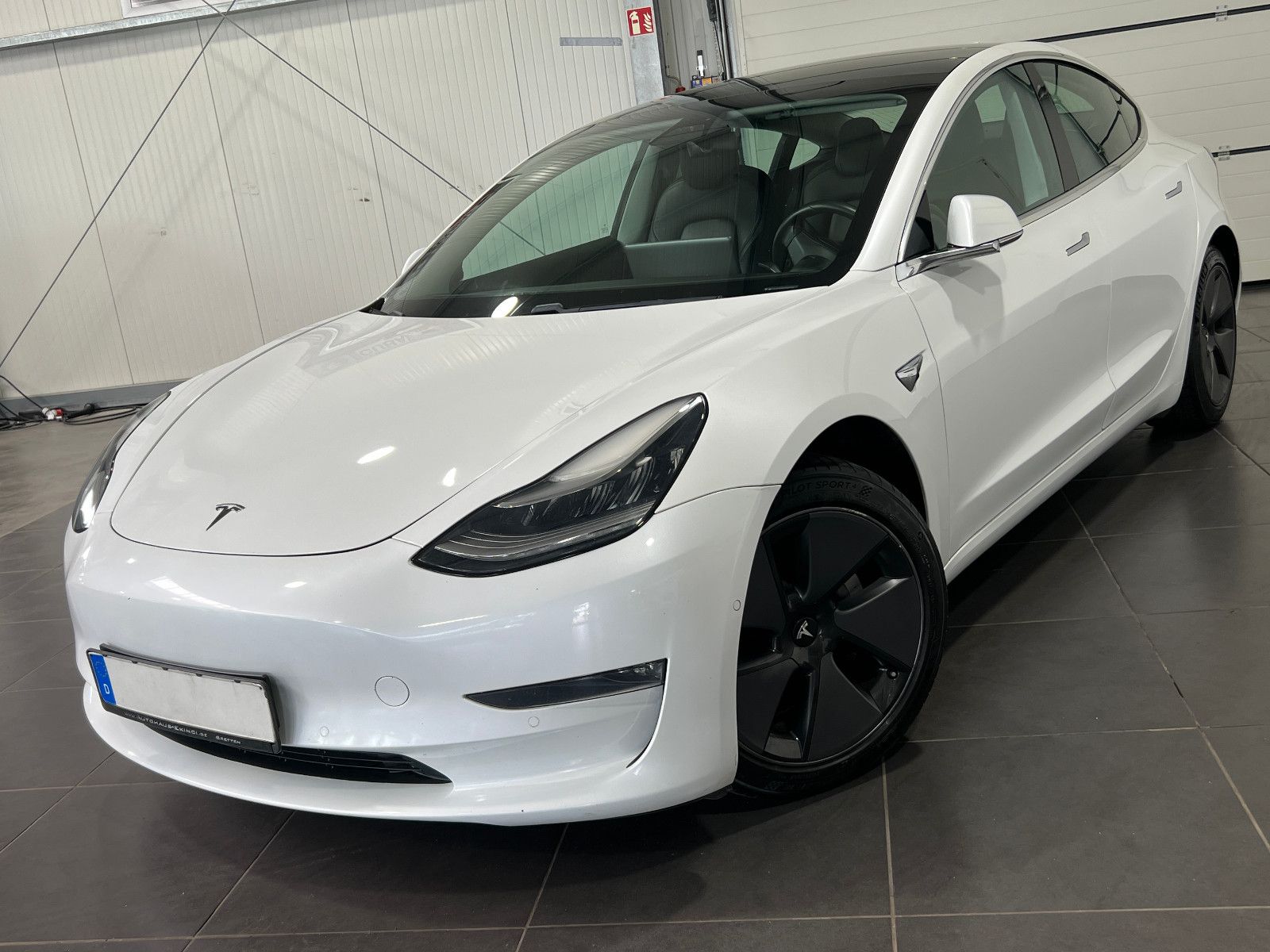 Tesla Model 3 Dualmotor Long Range **Leder*Navi**
