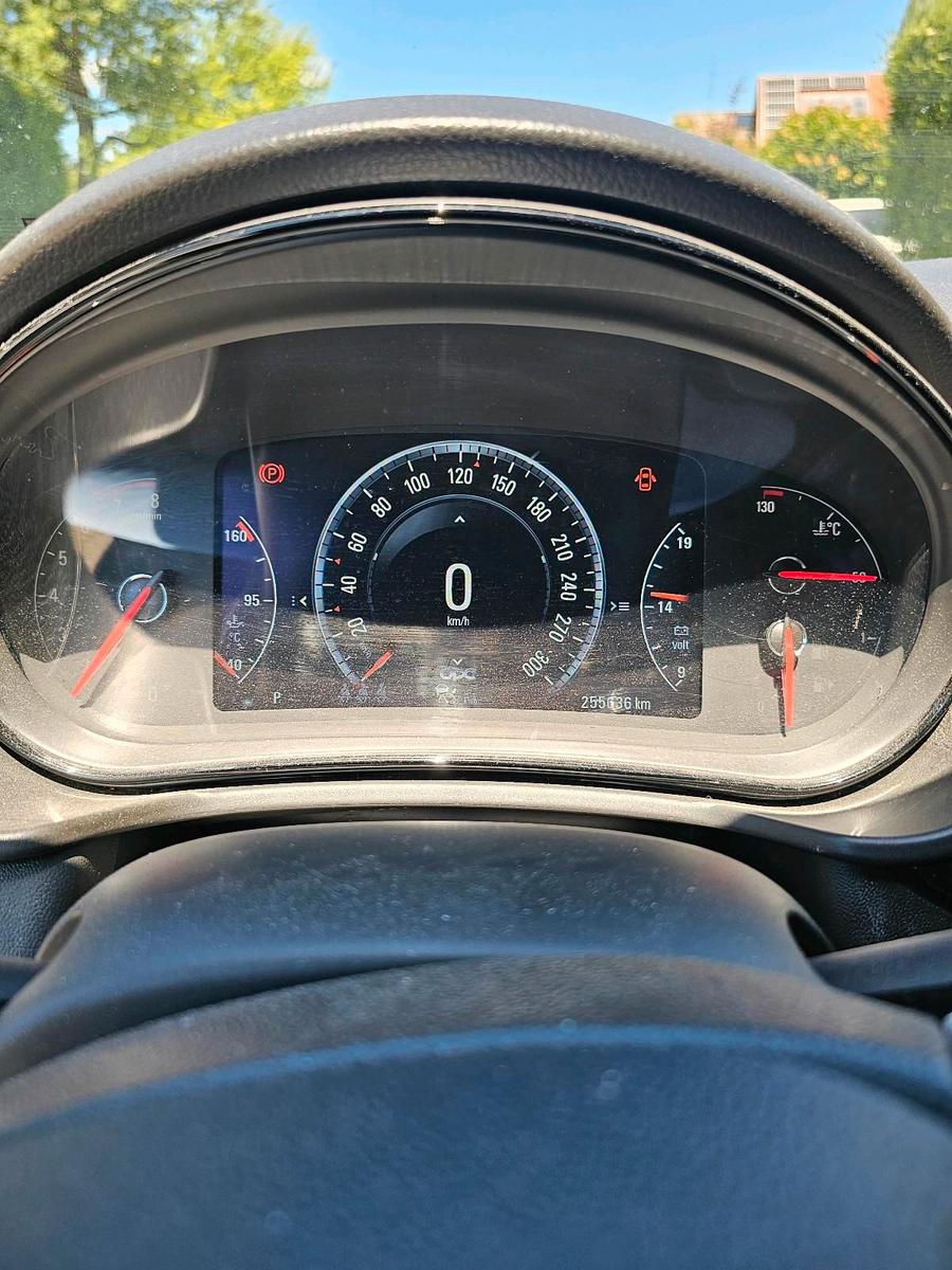 Opel Insignia 2014 — photo 7