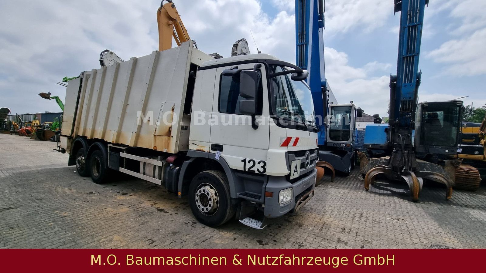 Fahrzeugabbildung Mercedes-Benz Actros 2532/Müllwagen/Automatik/6x2/ZSA