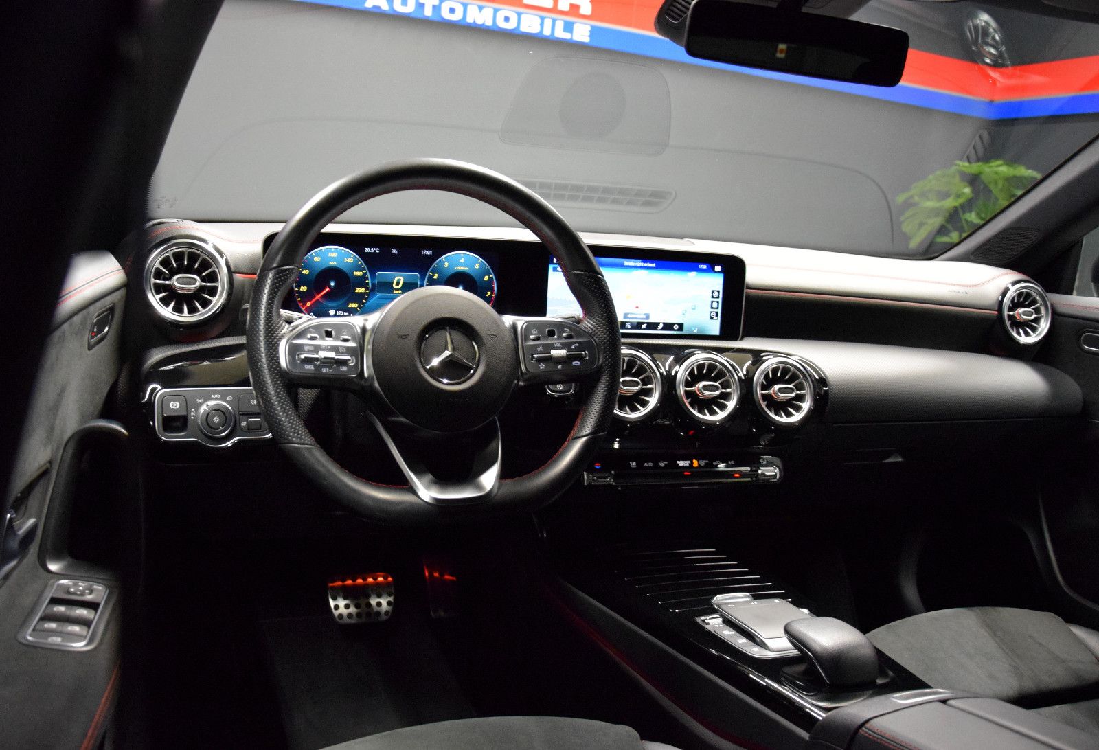 Fahrzeugabbildung Mercedes-Benz CLA 250 Shooting Brake AMG Kamera Night Tempomat