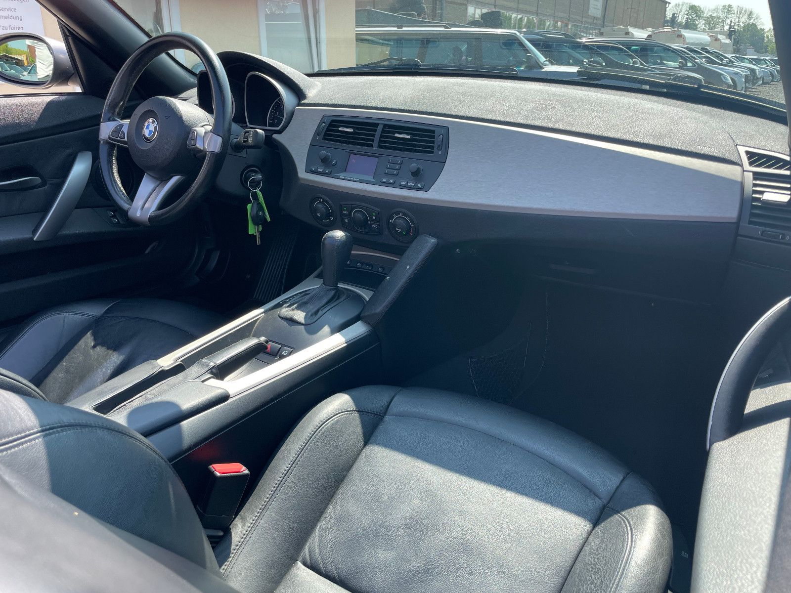 Fahrzeugabbildung BMW Z4 Roadster 2.2i Aut. Leder PDC Klima SPORTLENK