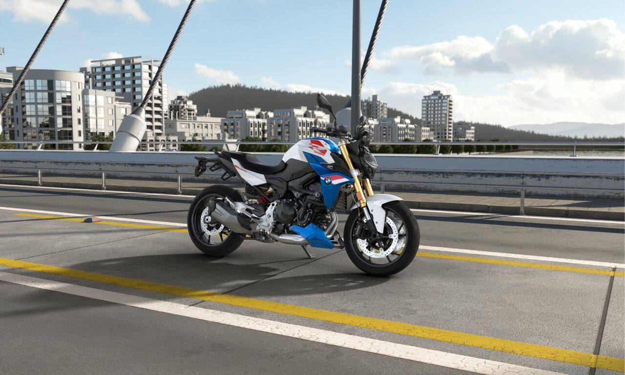 Fahrzeugabbildung BMW F 900 R Style Sport 4 Pakete