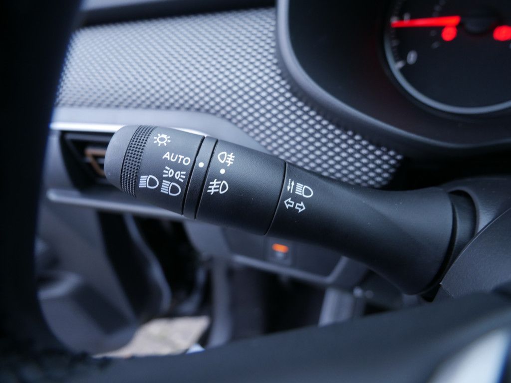 Fahrzeugabbildung Dacia Sandero Stepway Expression TCe 90