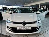 Volkswagen Golf VIII Variant 2.0TDI  Life LED NAVI Facelift - Jahreswagen mit Diesel-Antrieb: Kombi
