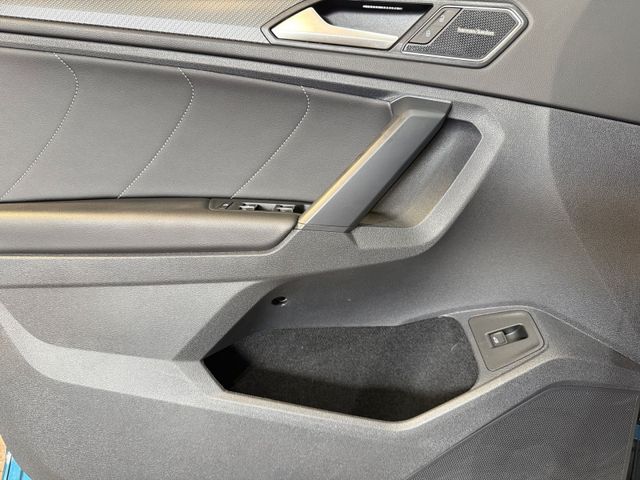 Tiguan 2.0 TDI DSG 4M R-LINE +IQ.LIGHT+PANO+HUD+