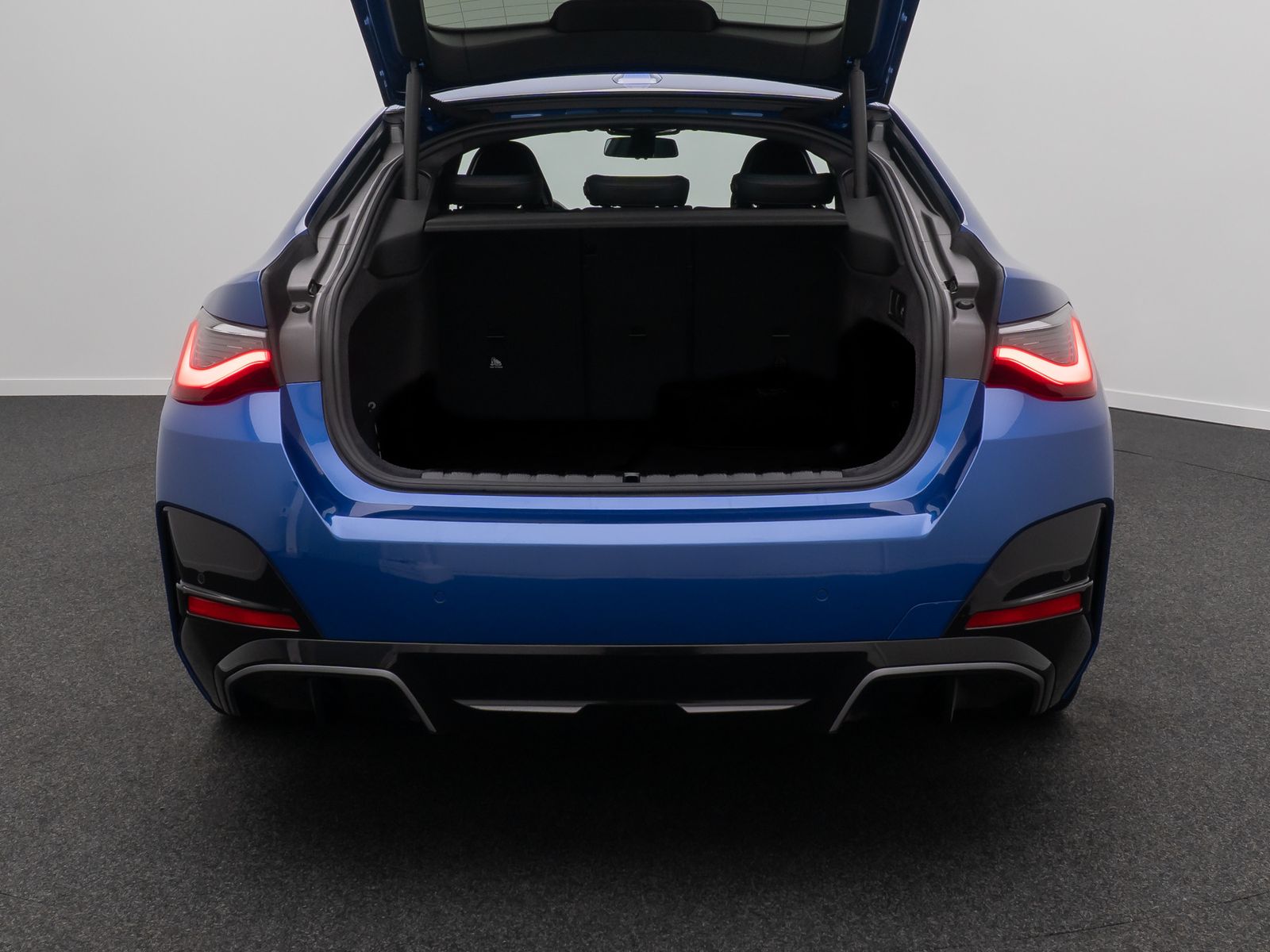 Fahrzeugabbildung BMW i4 M50 360° HUD AHK DAB Alarm H/K Komfort 18Zoll