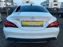 MERCEDES-BENZ CLA 250 4MATIC DCT AMG Line*Pano*RFK*Leder*Xenon