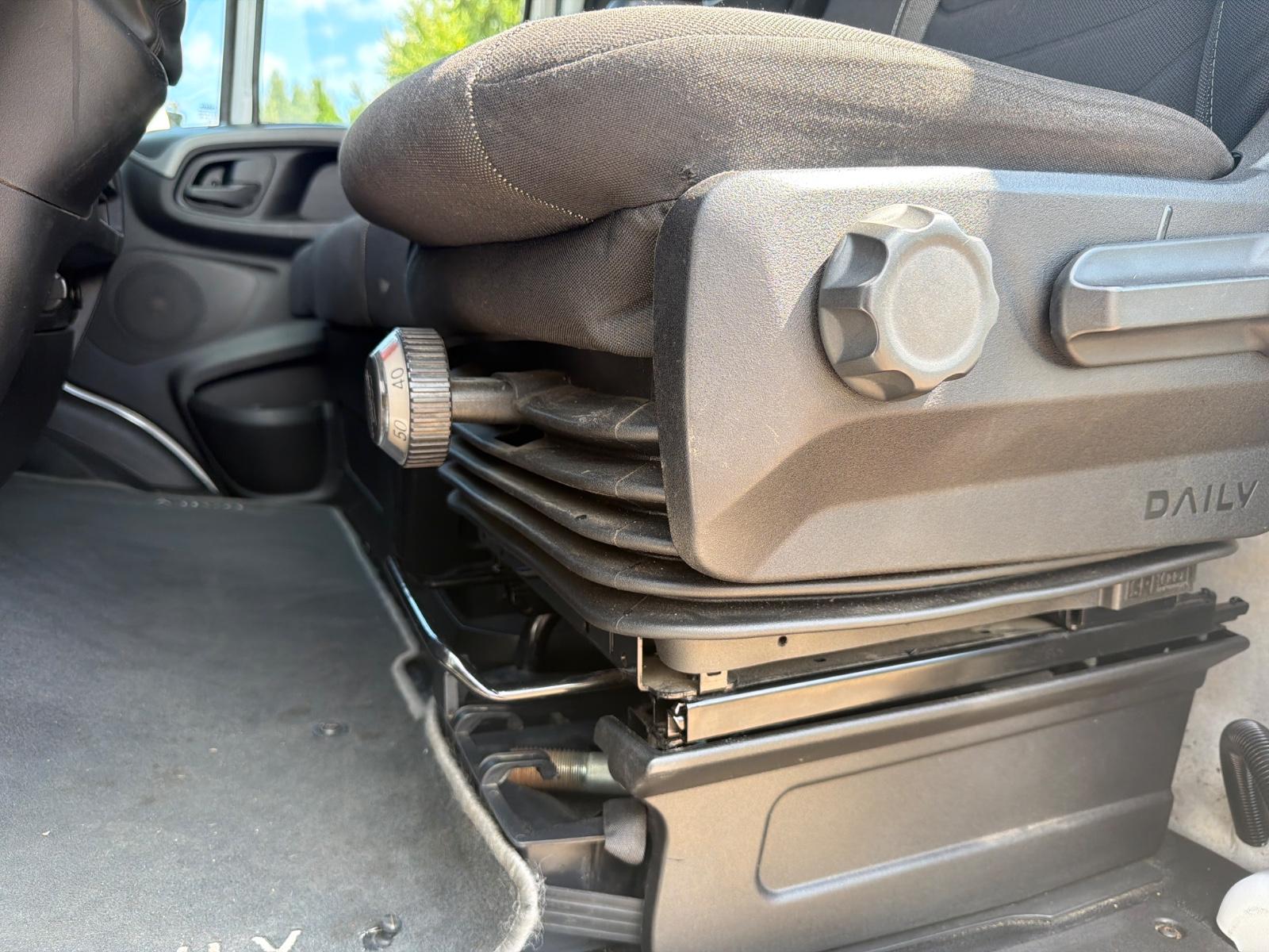 Iveco Daily Kasten RWD 35 Kamera/AHK/Standheizung/ACC