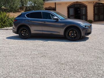 Alfa-Romeo Stelvio - 9
