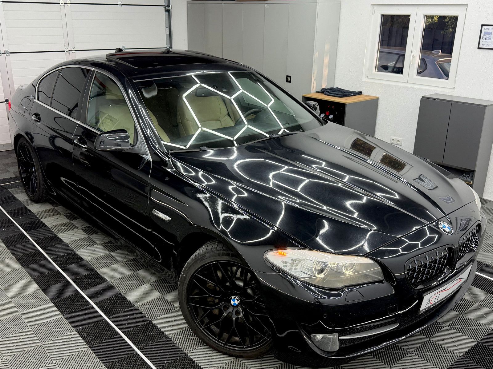 Fahrzeugabbildung BMW 530d Lim. Aut./eGSD/MEMORY/NAVI Prof/HuD/SZBLFT