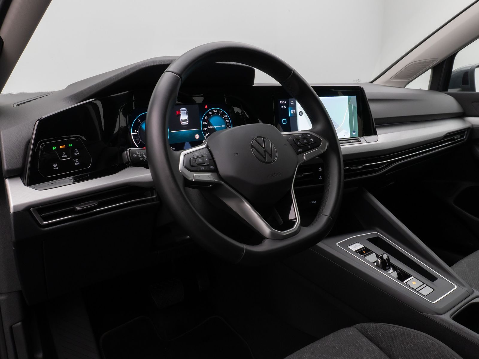 Fahrzeugabbildung Volkswagen Golf VIII Life 2.0 TDI SCR DSG HUD Kamera Lnkrhz