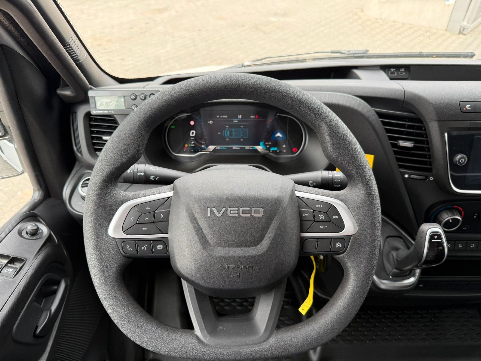 Fahrzeugabbildung Iveco Daily 35S16HA8/P Kühlkoffer *R 3450 mm*Luft*LBW*