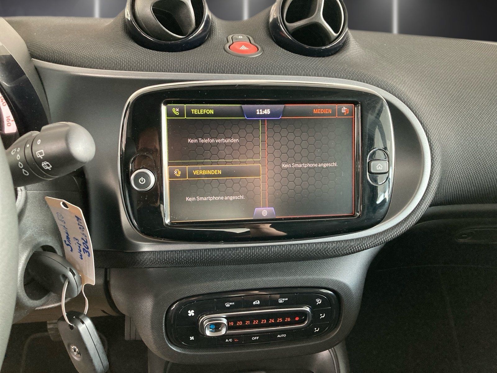 Fahrzeugabbildung Smart smart EQ fortwo Exclusive*Pano*LED*Kamera*22kW*