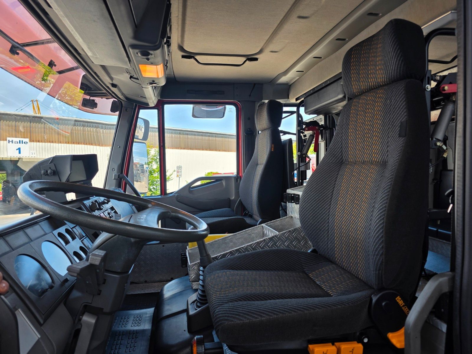 Fahrzeugabbildung Iveco EuroFire FF95E18W 4x4 LF8/6 Löschfahrzeug