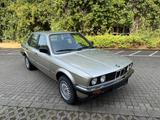 BMW 320 i E30 VFL, wenig Km, Oldtimer - BMW Gebrauchtwagen von 1985