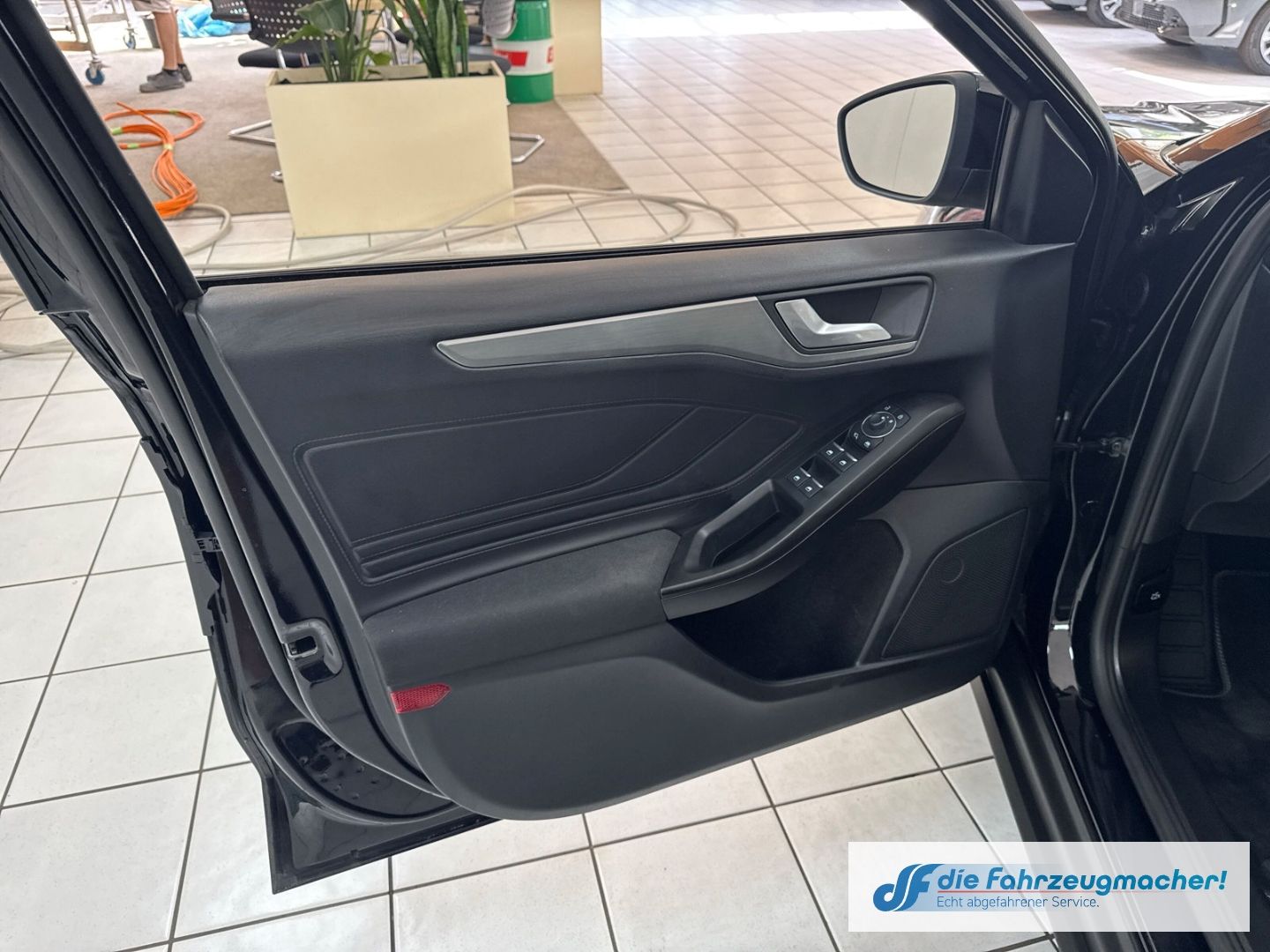 Fahrzeugabbildung Ford Focus Turnier Titanium X Sportpaket Navi Digital