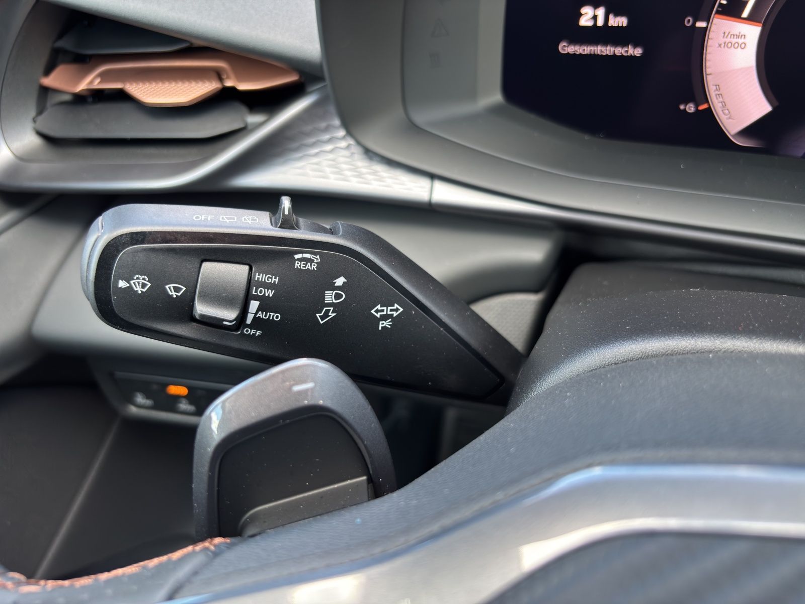 Fahrzeugabbildung CUPRA Terramar 2.0 TSI DSG 4x4 AHZ Matrix LED Pano Key