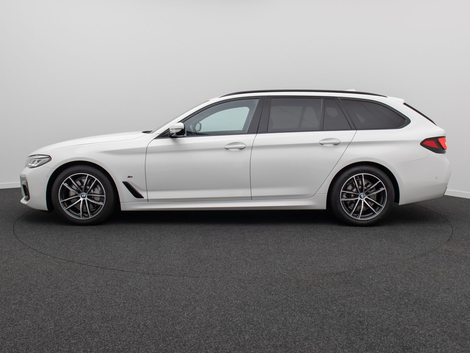 Fahrzeugabbildung BMW 530i M Sport Kamera HUD DAB Alarm HiFi 4xKlima