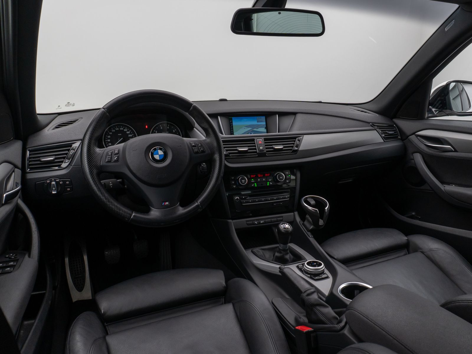 Fahrzeugabbildung BMW X1 sD18i M Sport Navi SitzhzgPDC Xenon AHK 8fach