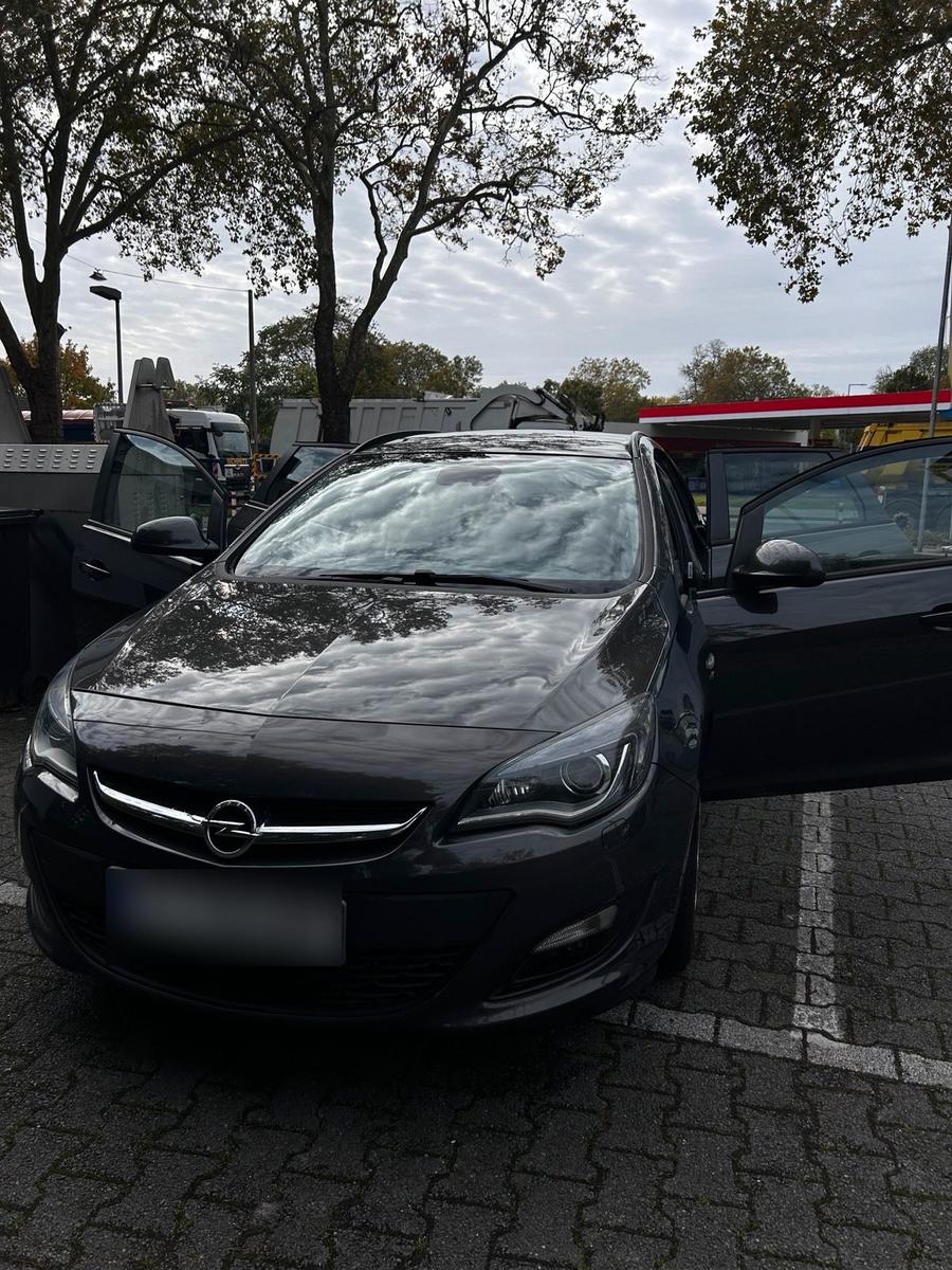 Opel Astra 2014 — двигун 165 HP (121kW)