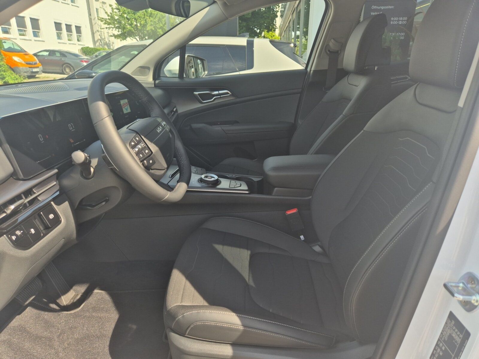 Fahrzeugabbildung Kia SPORTAGE 1.6T 2WD DCT VIS KOM