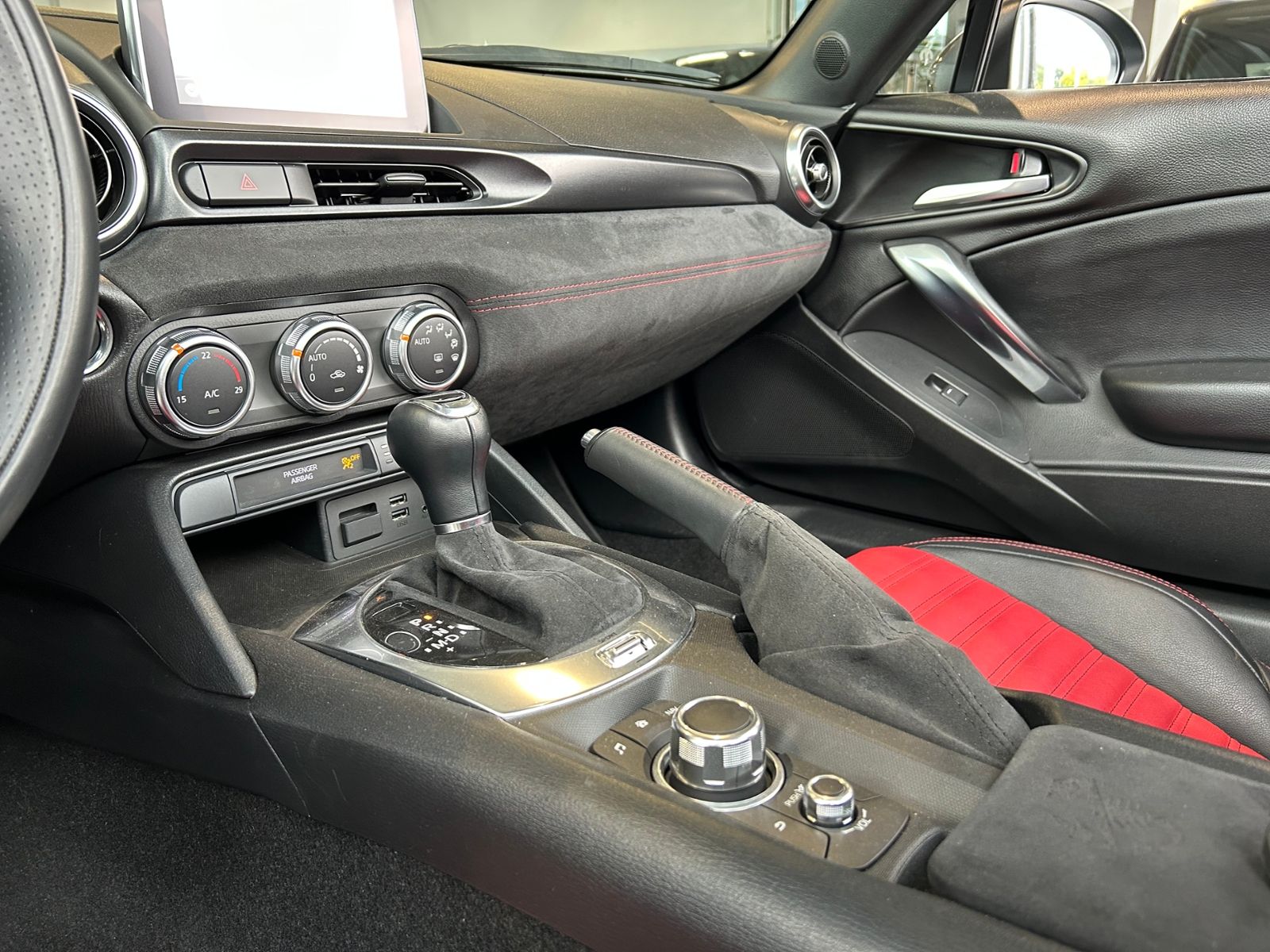 Fahrzeugabbildung Abarth 124 Spider GT  LED LEDER