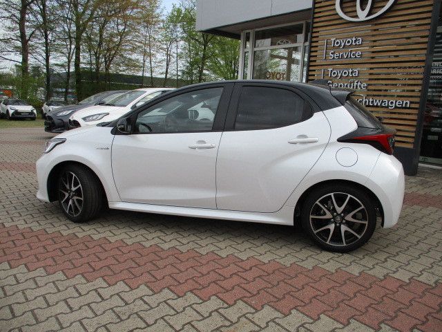 Fahrzeugabbildung Toyota Yaris Hybrid Style