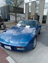 Porsche 944 - blaue Porsche 944