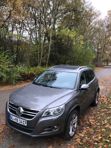 Volkswagen Tiguan 2.0 TSI 147kW Auto 4MOTION Sport & St...