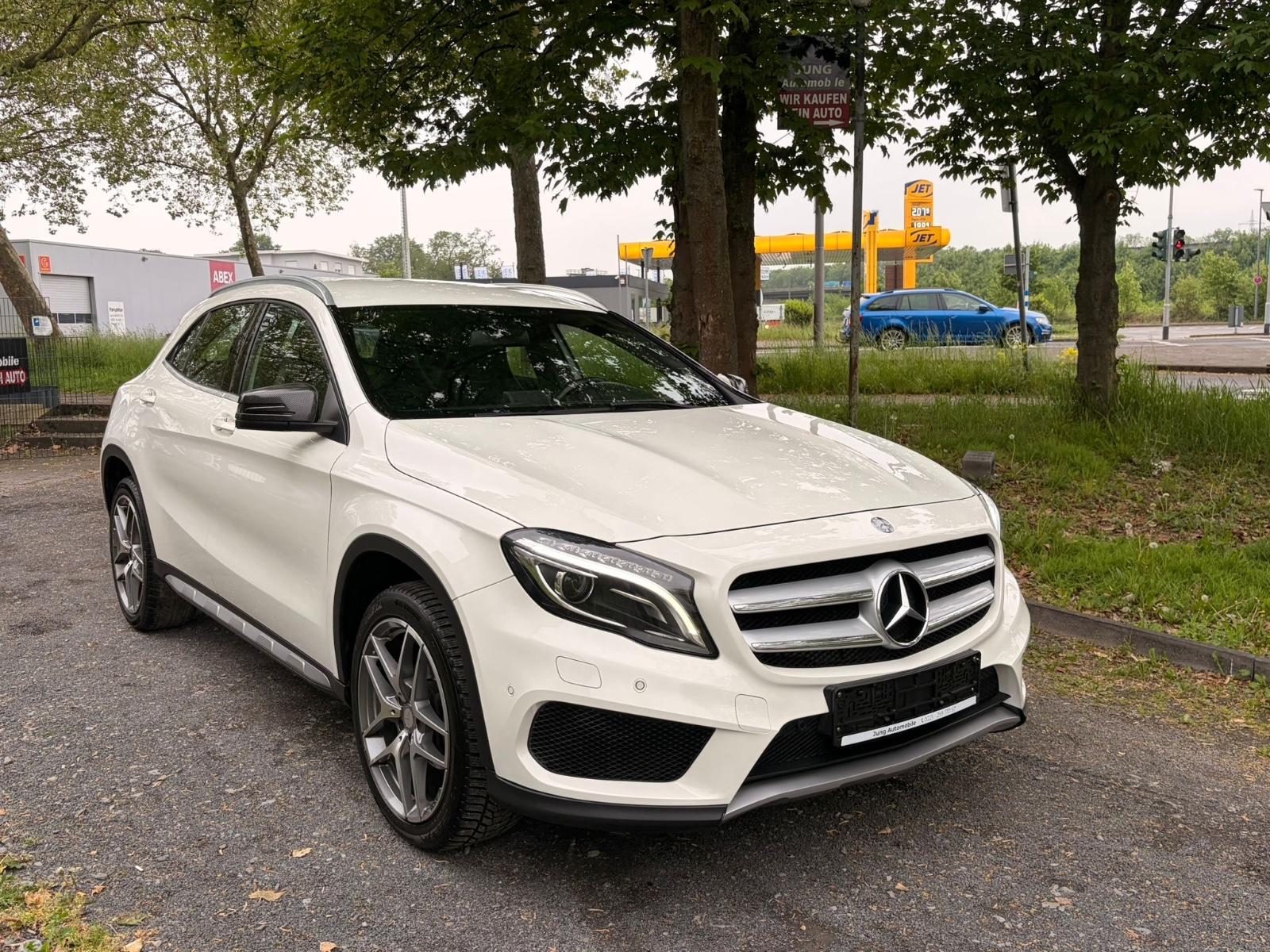 Mercedes-Benz GLA 200  AMG Line * Navi * Leder * Bi-Xenon *EU6
