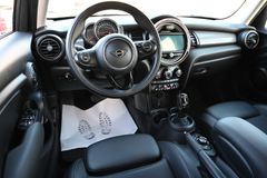 MINI Mini 1.5 Cooper 5-trg. 2.Hd Navi Leder Automatik MINI Mini 1.5 Cooper 5-trg. 2.Hd Navi Leder Automatik