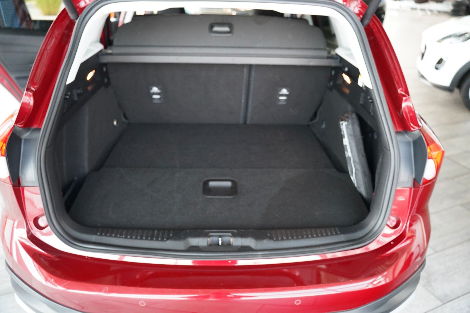 Fahrzeugabbildung Ford Focus Active*Winter P.*AHK schwenkb.*KEYFREE*NAV