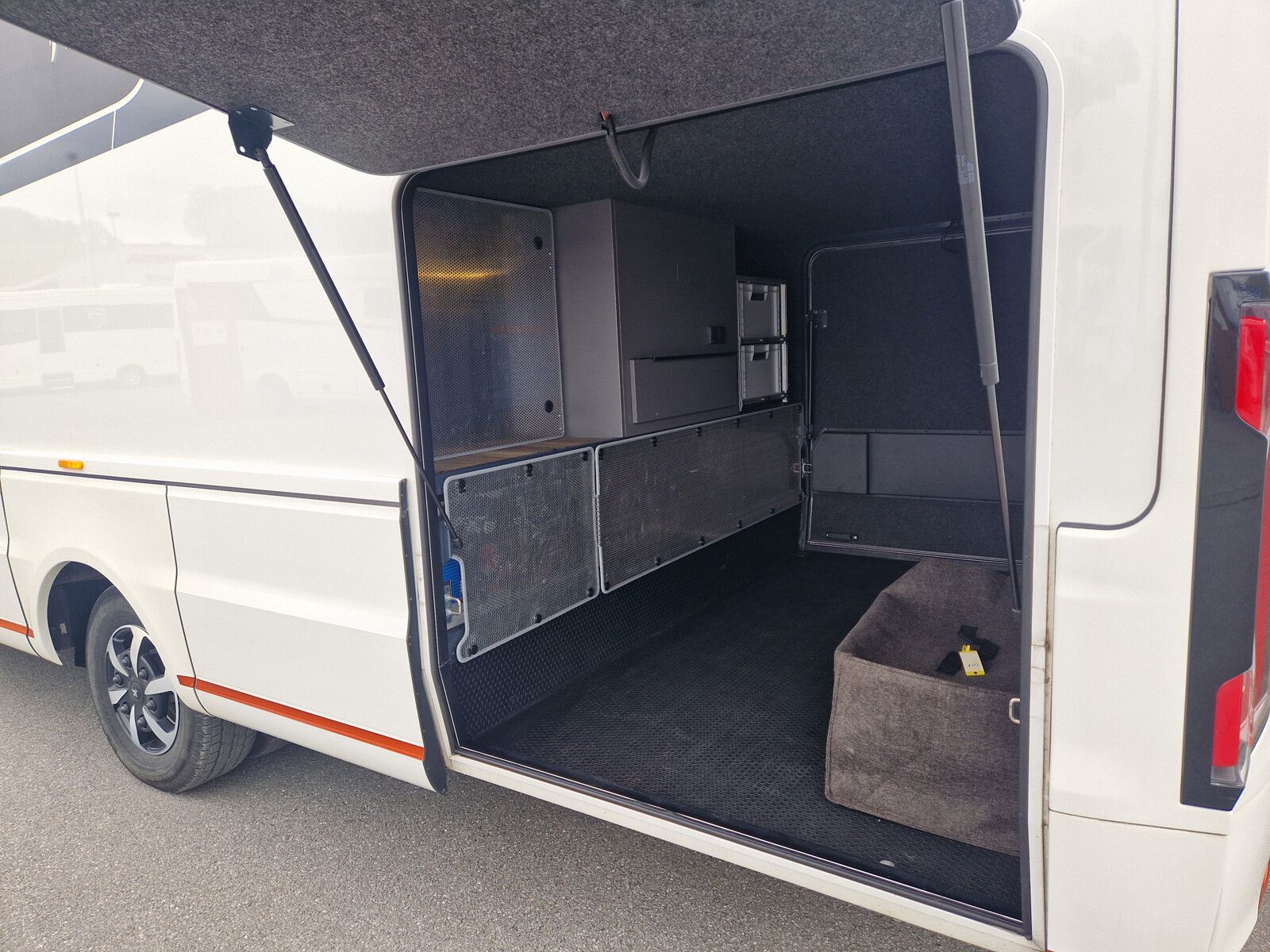 Fahrzeugabbildung Niesmann + Bischoff Flair 920