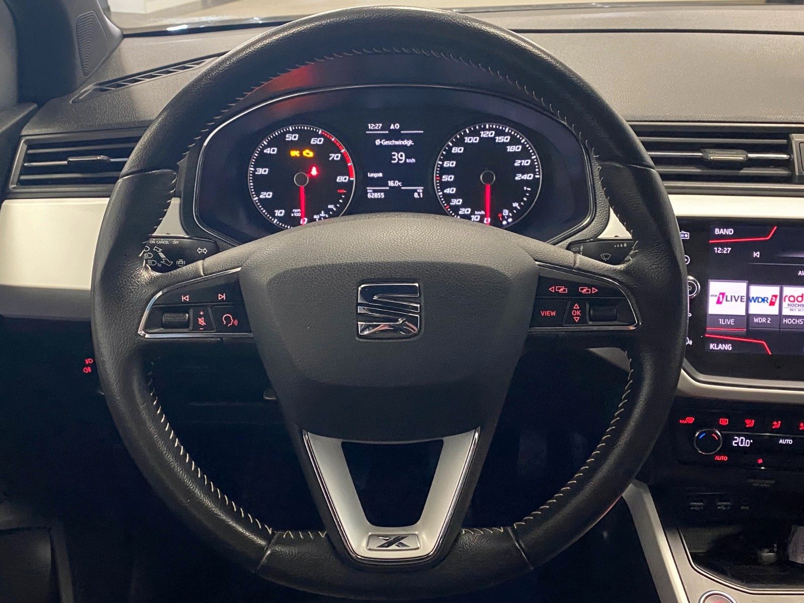 Fahrzeugabbildung SEAT Arona 1.0 TSI Start&Stop XCELLENCE+TEMPOMAT+PDC