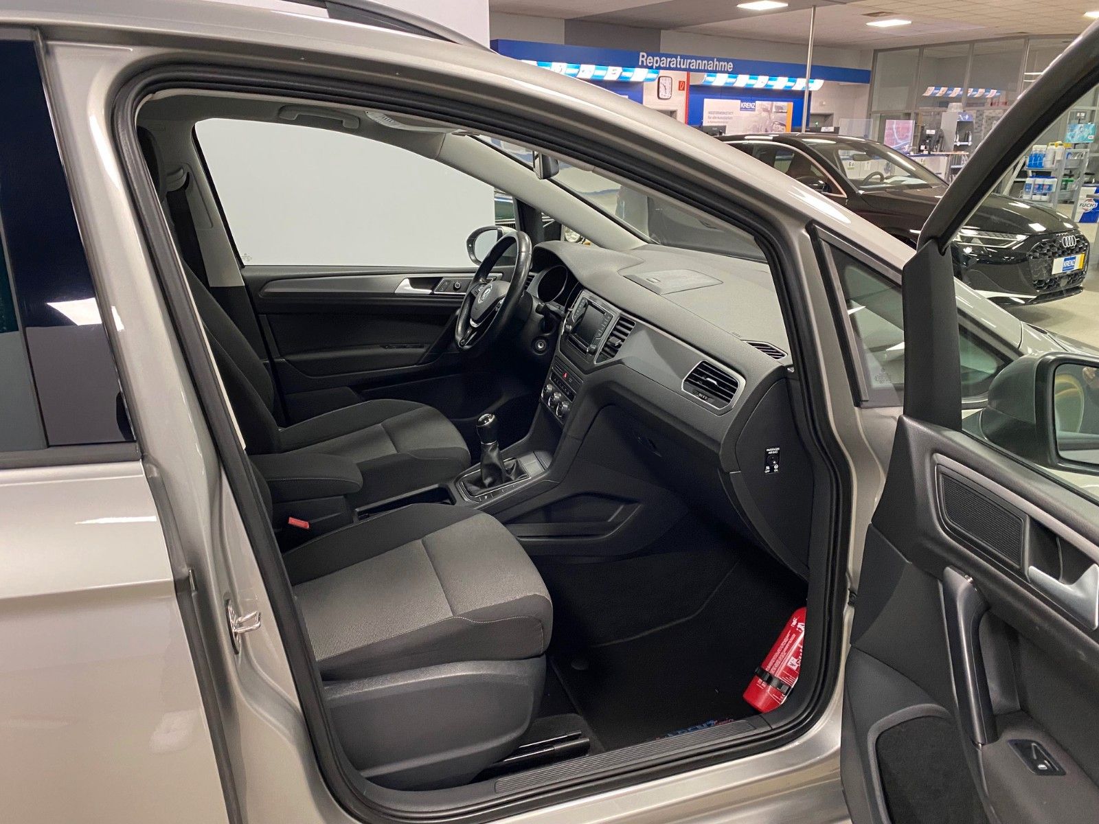 Fahrzeugabbildung Volkswagen Golf Sportsvan 1.2 TSI Trendline+AHK+NAVI+CD+BC+