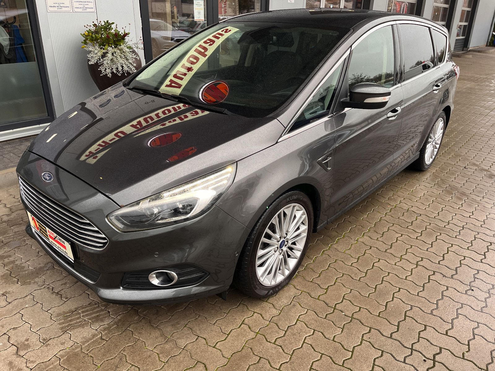 Fahrzeugabbildung Ford S-Max S-MAX Titanium