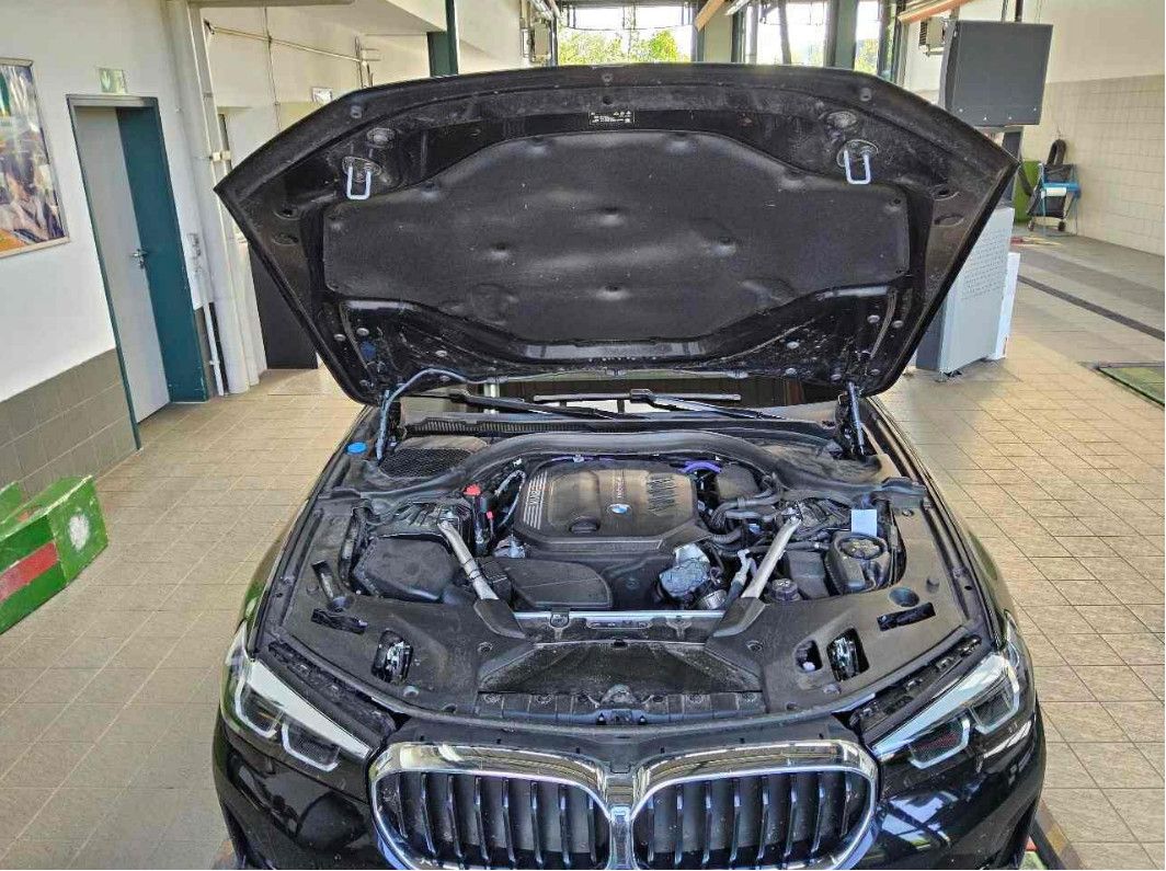 Fahrzeugabbildung BMW 520d T Aut LED/NAVI/ACC/SHZ/VIRTU/RFK/AHK/8Fa
