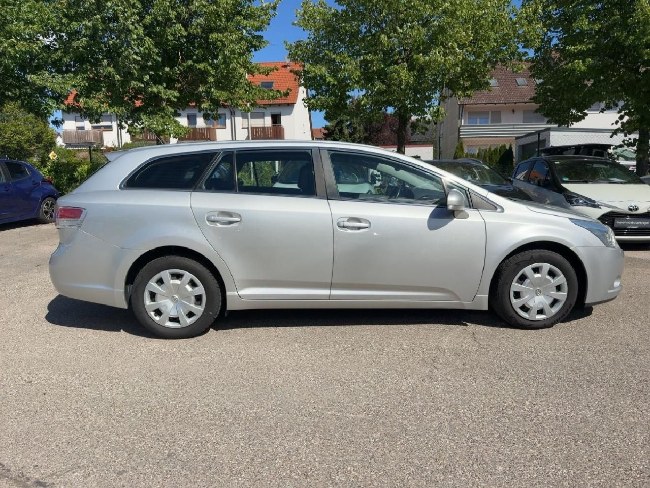 Fahrzeugabbildung Toyota Avensis 1,8 Kombi Multidrive S Sol*