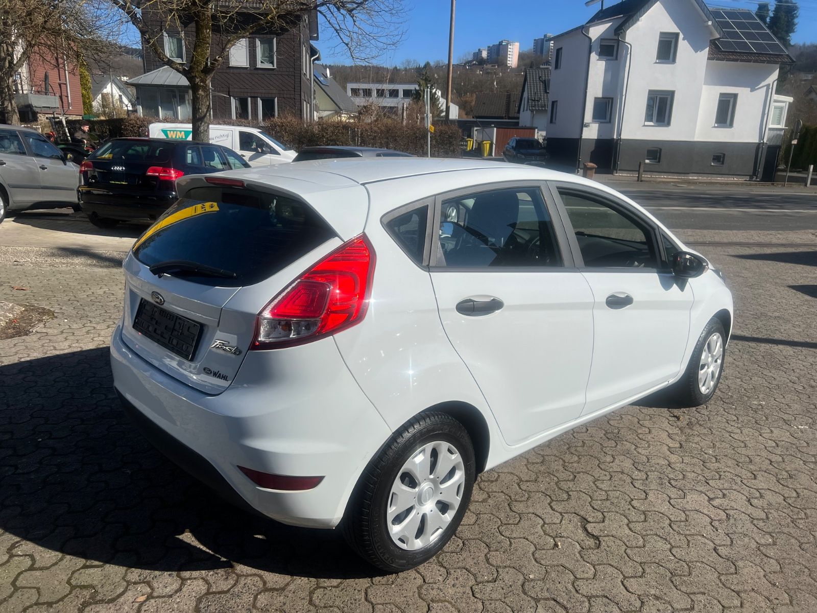 Fahrzeugabbildung Ford Fiesta Ambiente * 1.HAND *