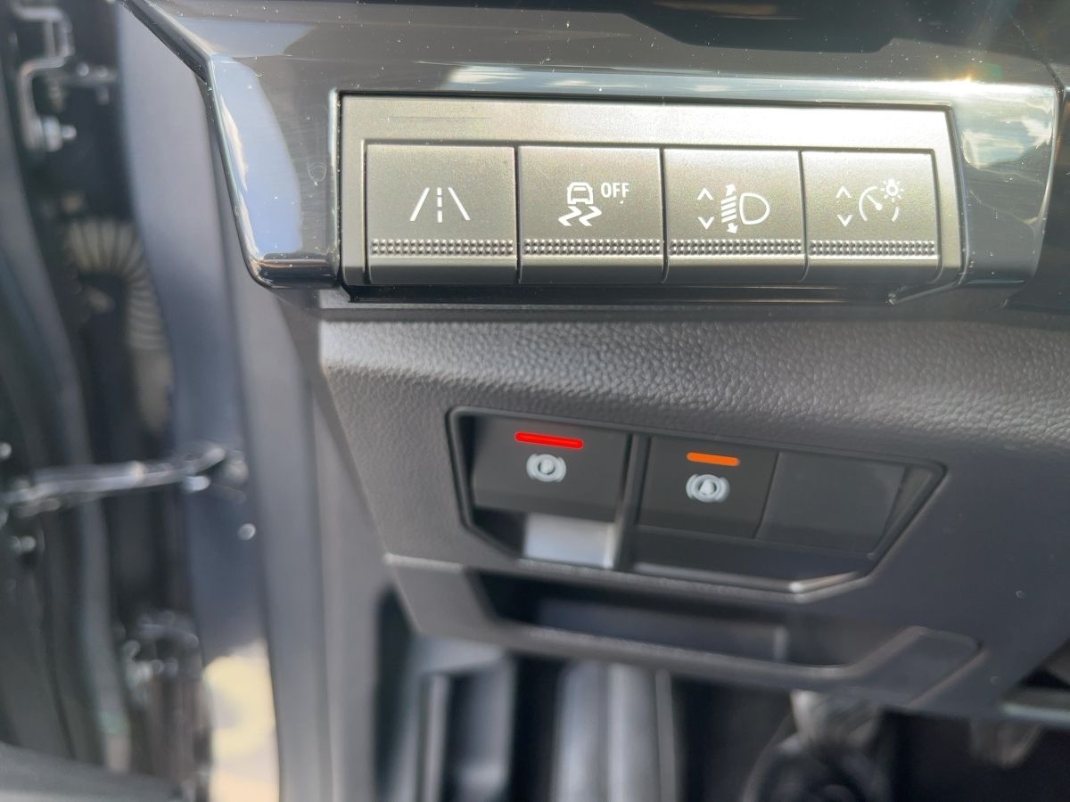 Fahrzeugabbildung Renault Austral Equilibre Mild Hybrid 140 ABS Fahrerairb
