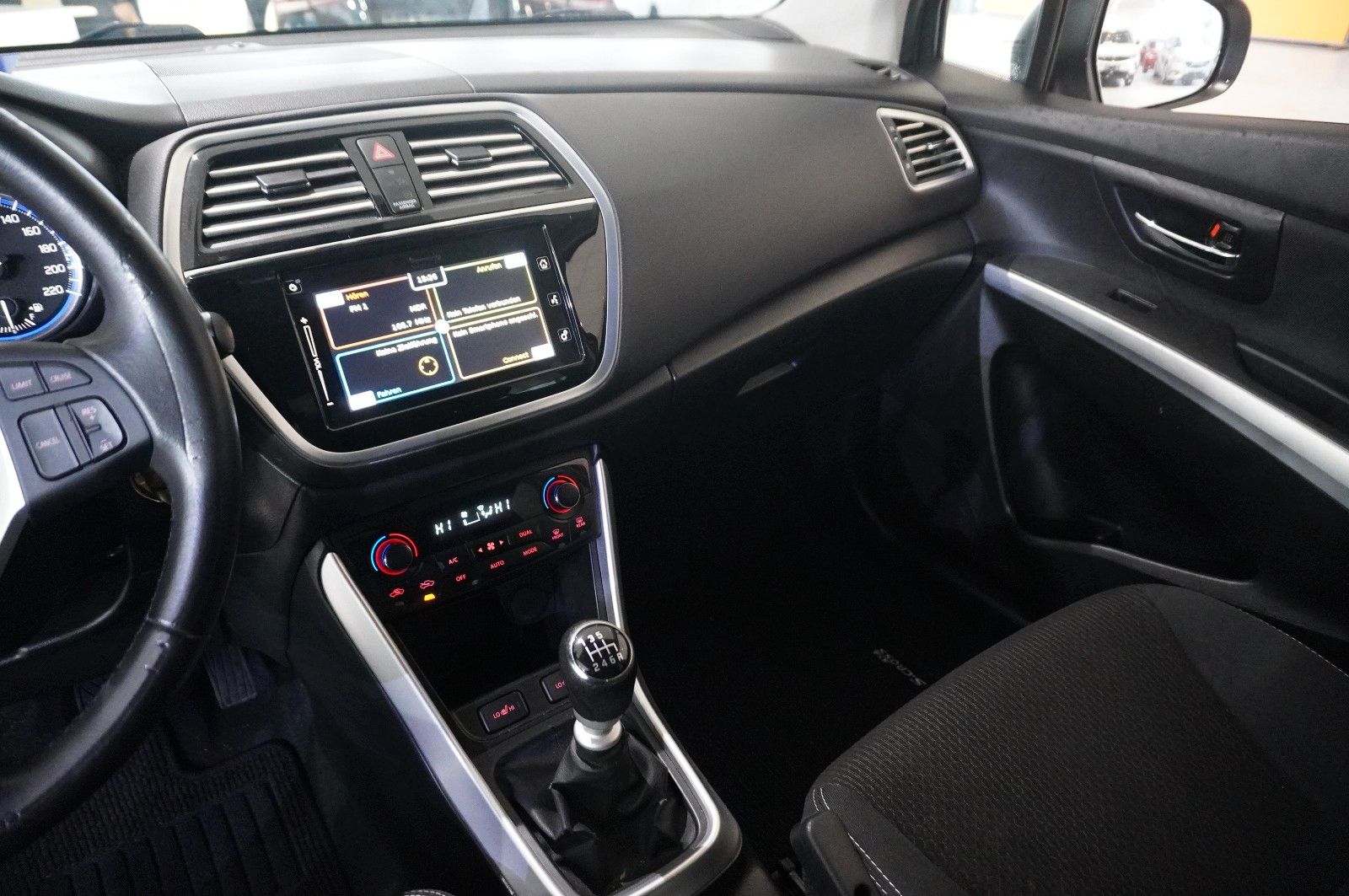 Fahrzeugabbildung Suzuki SX4 1.4 BOOSTERJET HYBRID NAVI/LED/SH/KAMERA/AHK