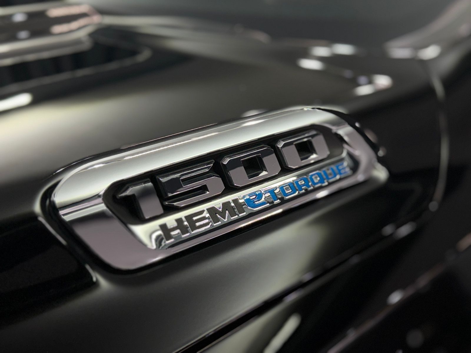 Fahrzeugabbildung Dodge RAM 1500 5.7 HEMI 4x4 Longhorn|AHK|NAVI|PANO