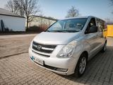 Hyundai H-1 Travel 2.5 CRDi - 8 Sitze - Van  - silberne Hyundai H-1