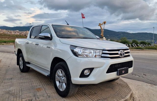 Toyota Hilux 2.4 D-4D 2WD 4 porte Double Cab Lou