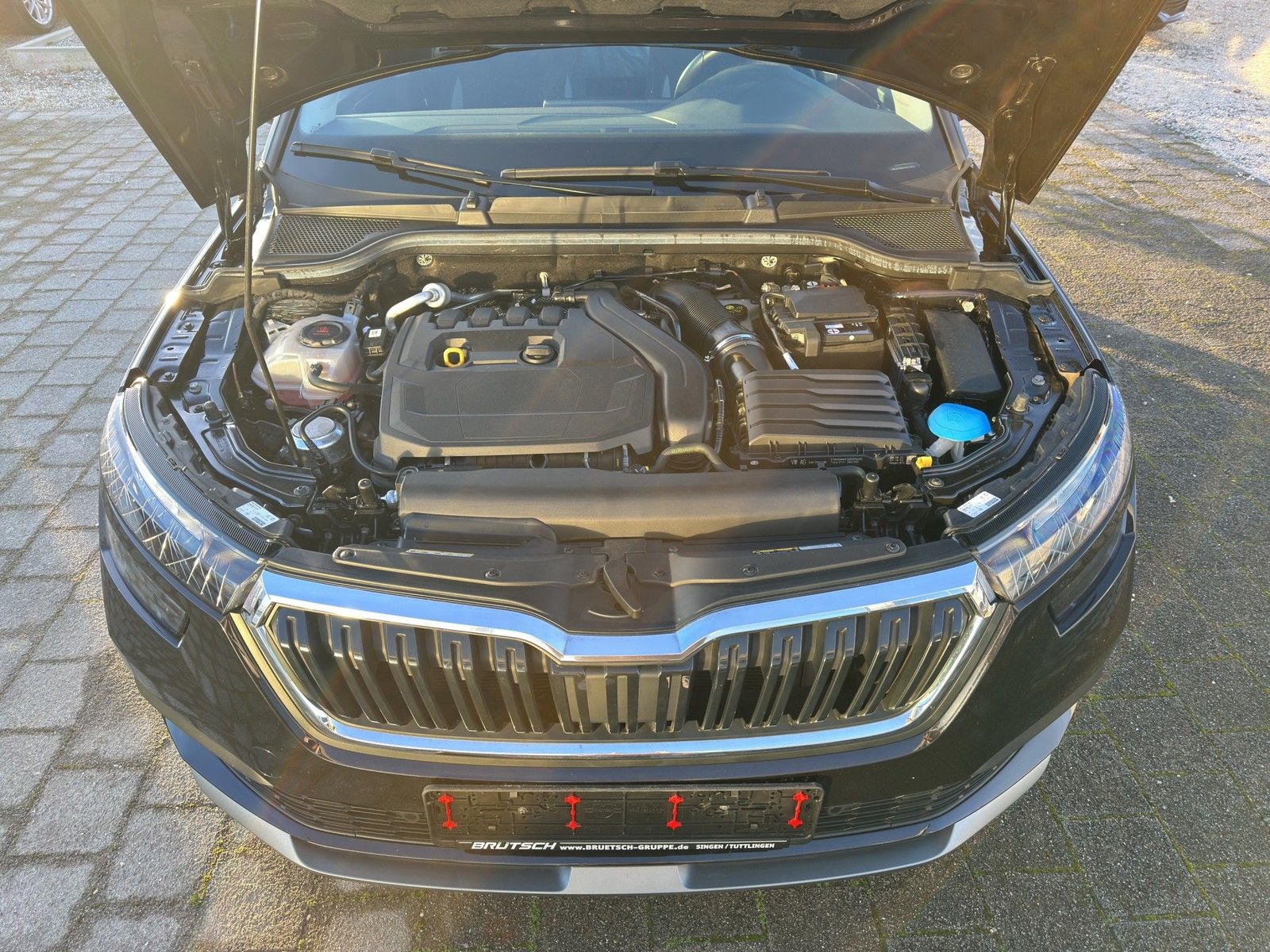 SKODA Kamiq 1.5 TSI Style DSG / NAVI / E-SITZE / LED / - Image 17