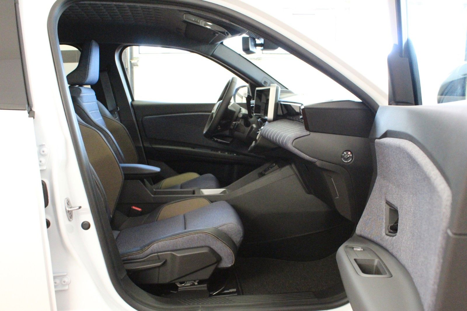 Fahrzeugabbildung Renault R 5 150 Comfort Range Techno  *Vollausstattung*
