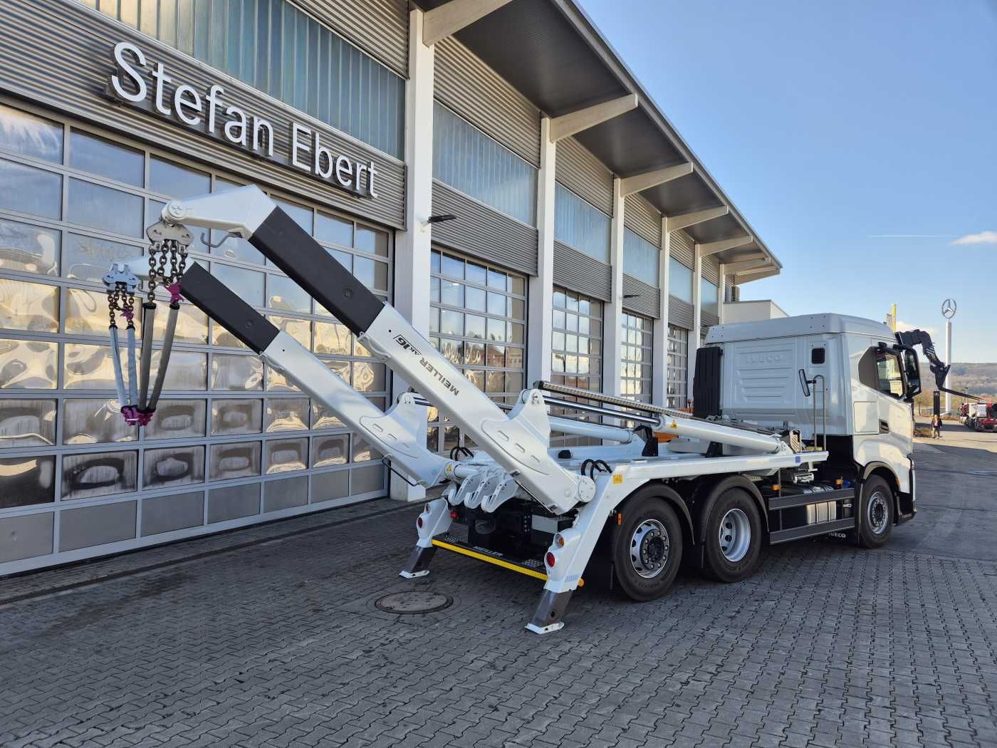 Fahrzeugabbildung Iveco X-Way AS280X46Y/PS ON 6x2 Meiller AK16 Intarder